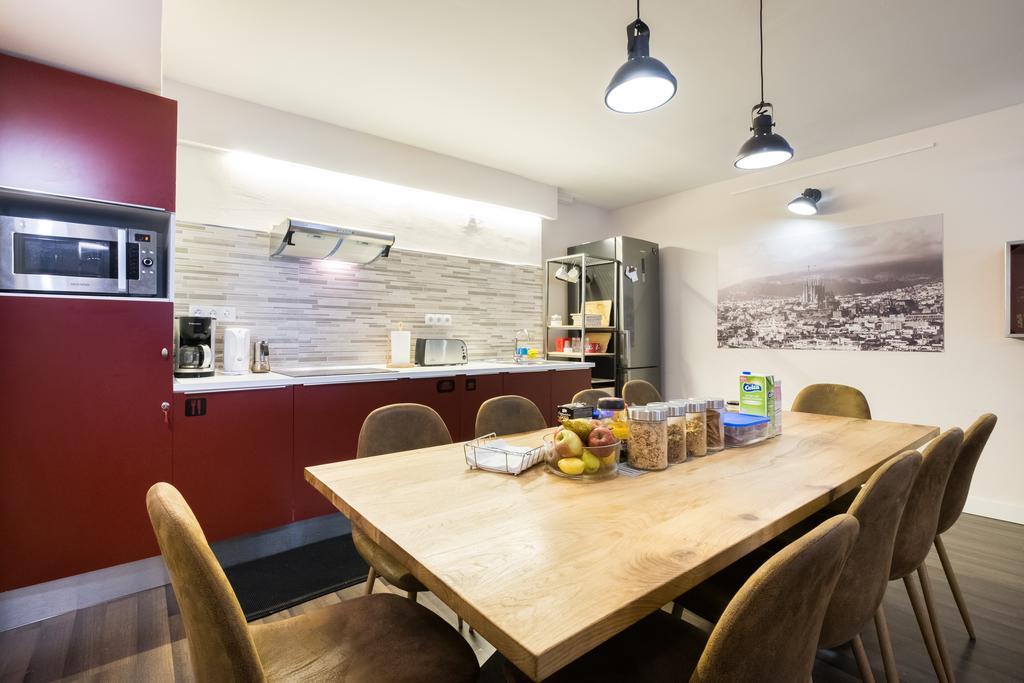 Barcelona & You Hostel Sagrada Familia Bagian luar foto